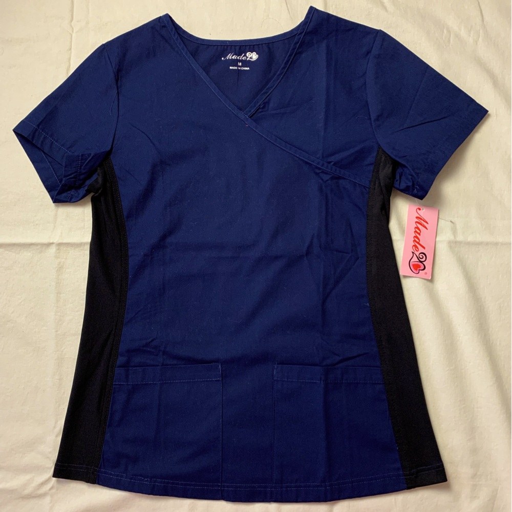 Made 2 Love Womens Scrubs Top Navy Size Medium 🌺NWT